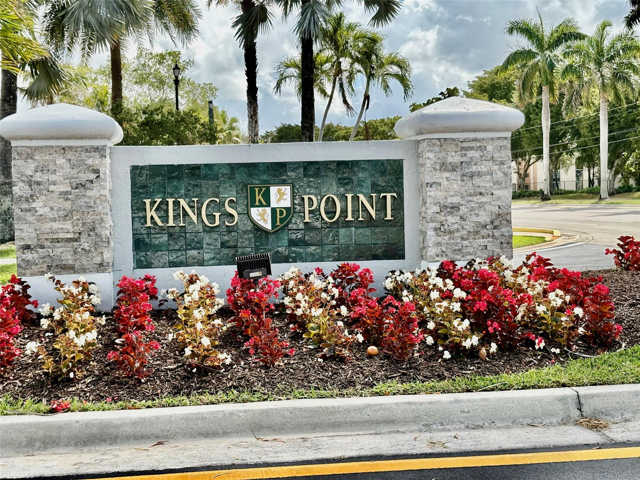 KINGS POINT - Residential