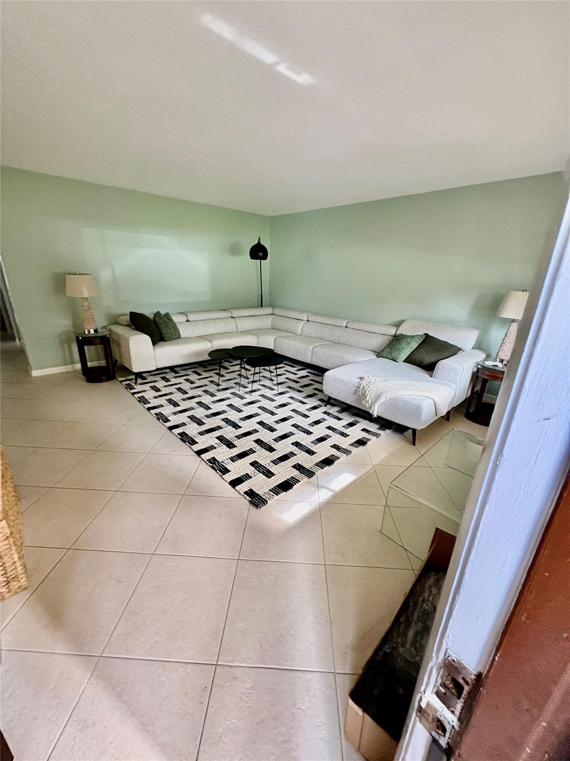 KINGS POINT - Residential