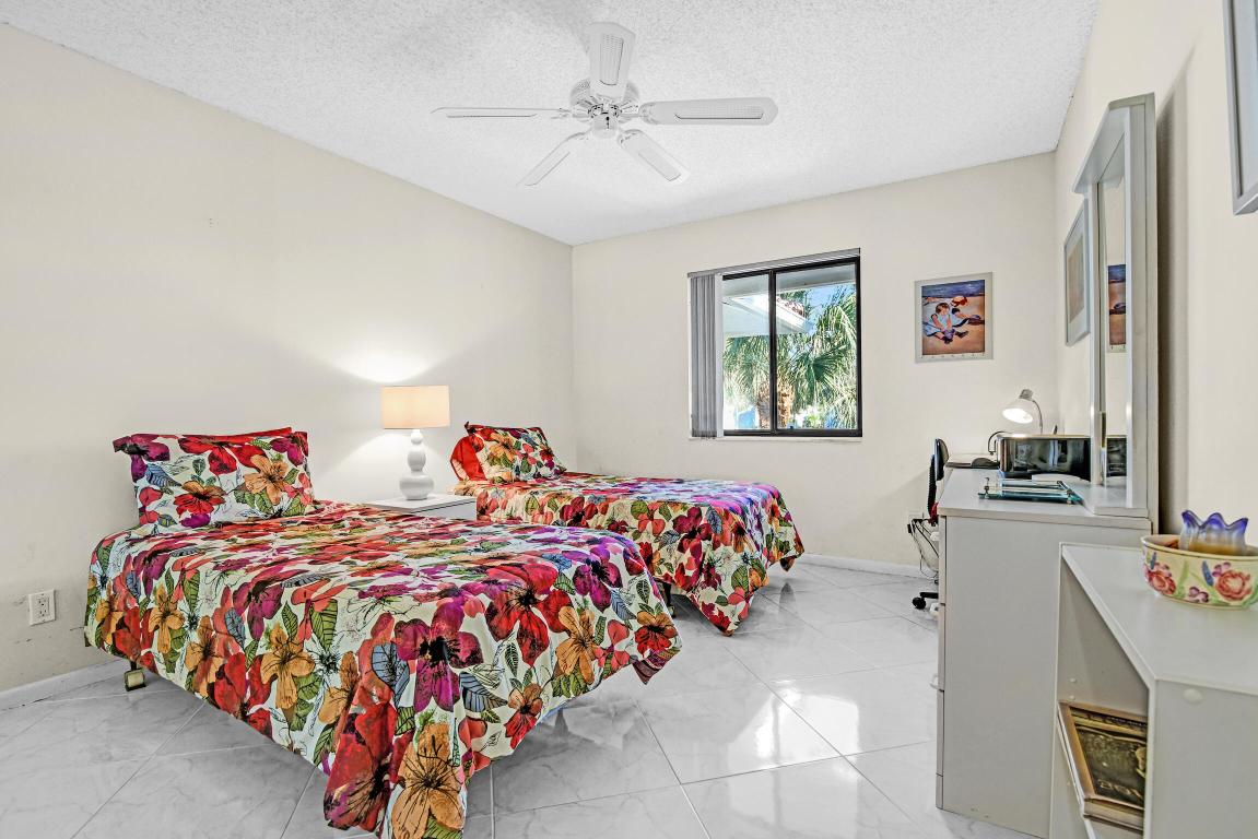 Pelican Pointe Condo - Residential
