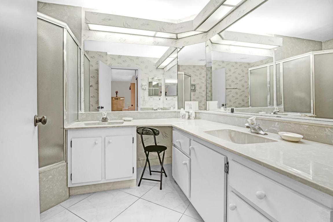 Pelican Pointe Condo - Residential