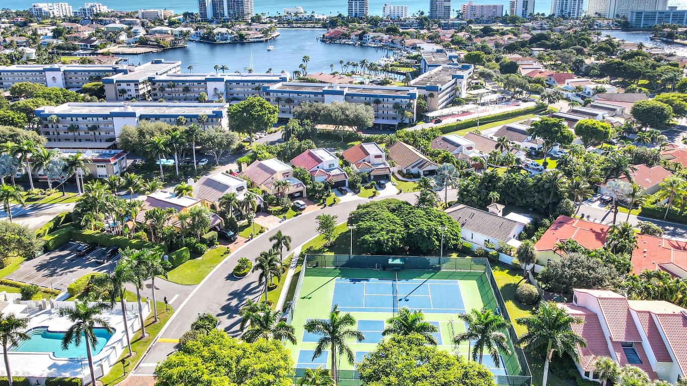 Pelican Pointe Condo - Residential