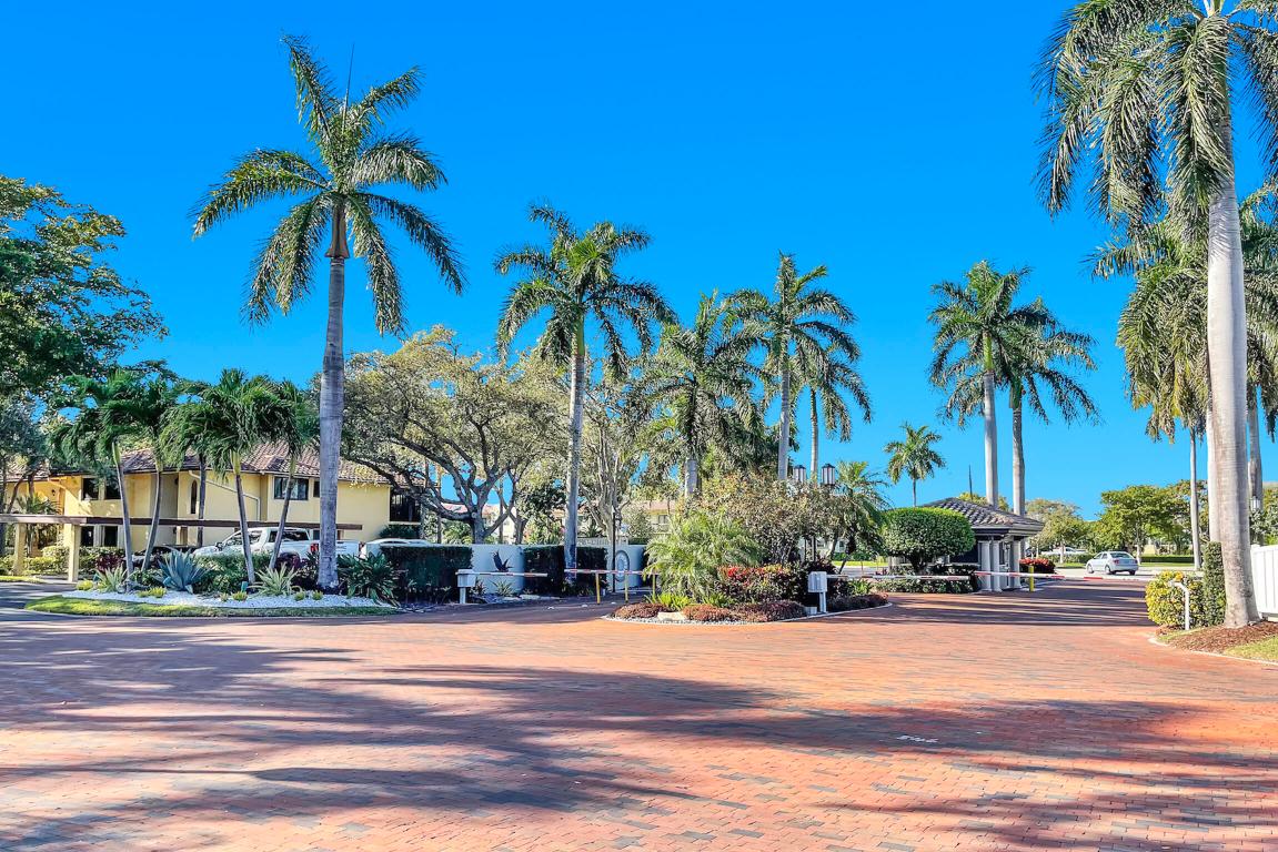 Pelican Pointe Condo - Residential
