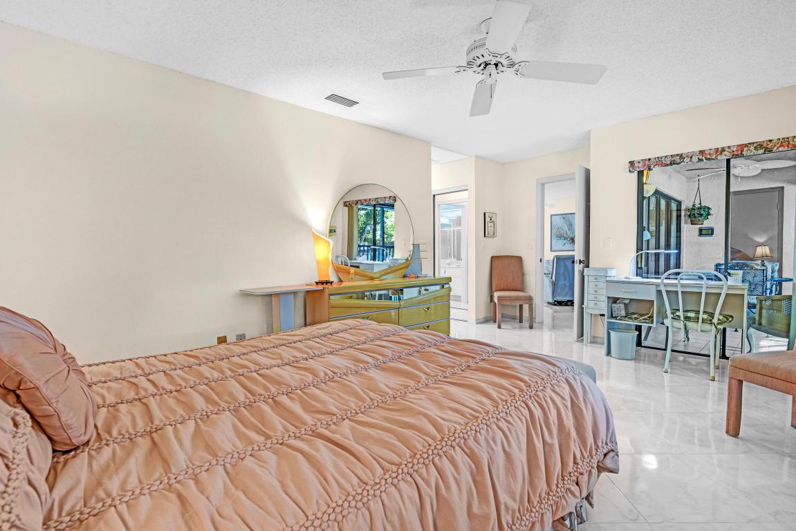 Pelican Pointe Condo - Residential