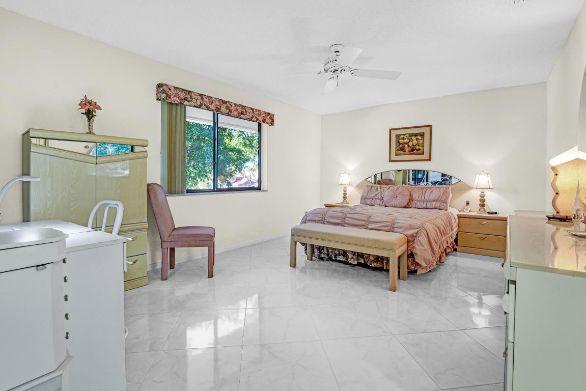 Pelican Pointe Condo - Residential