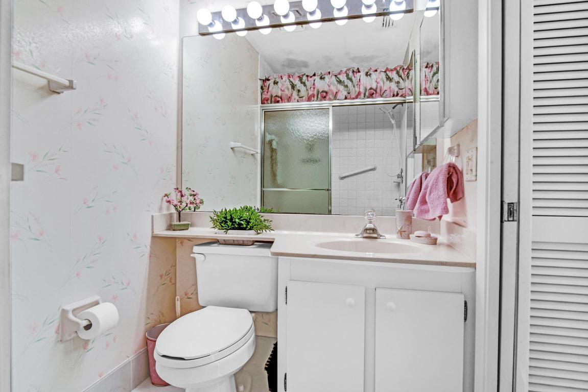 Pelican Pointe Condo - Residential