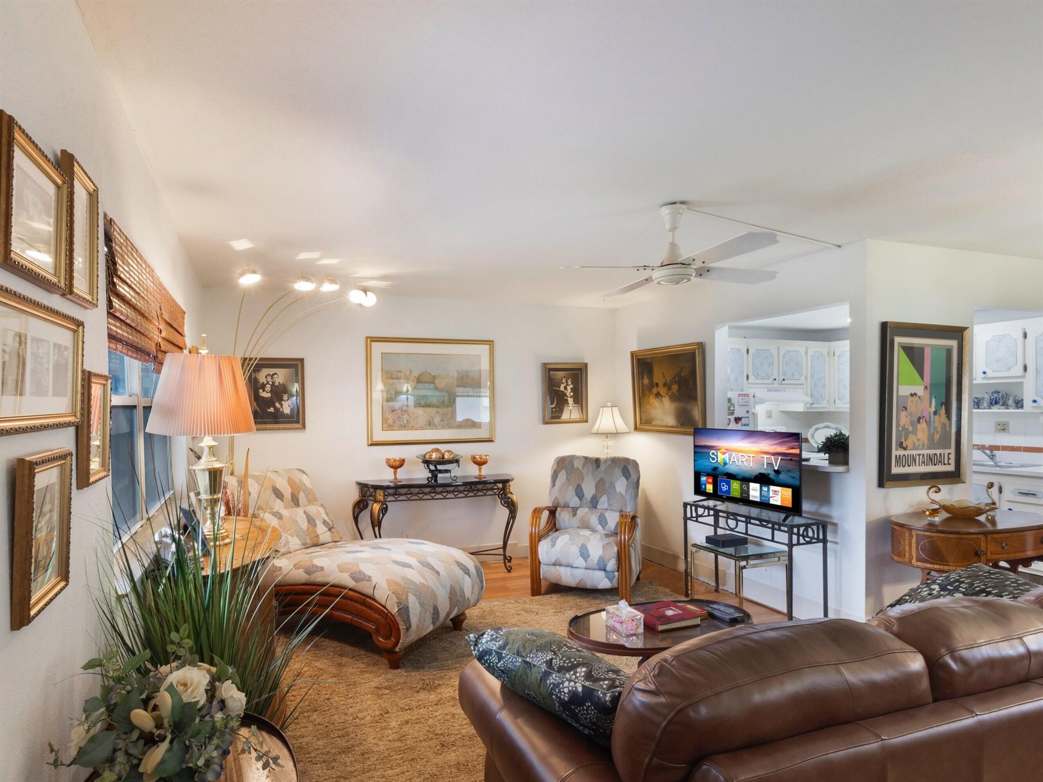 KINGS POINT SAXONY CONDOS - Residential