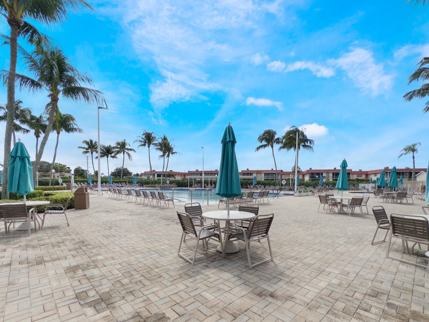 KINGS POINT SAXONY CONDOS - Residential