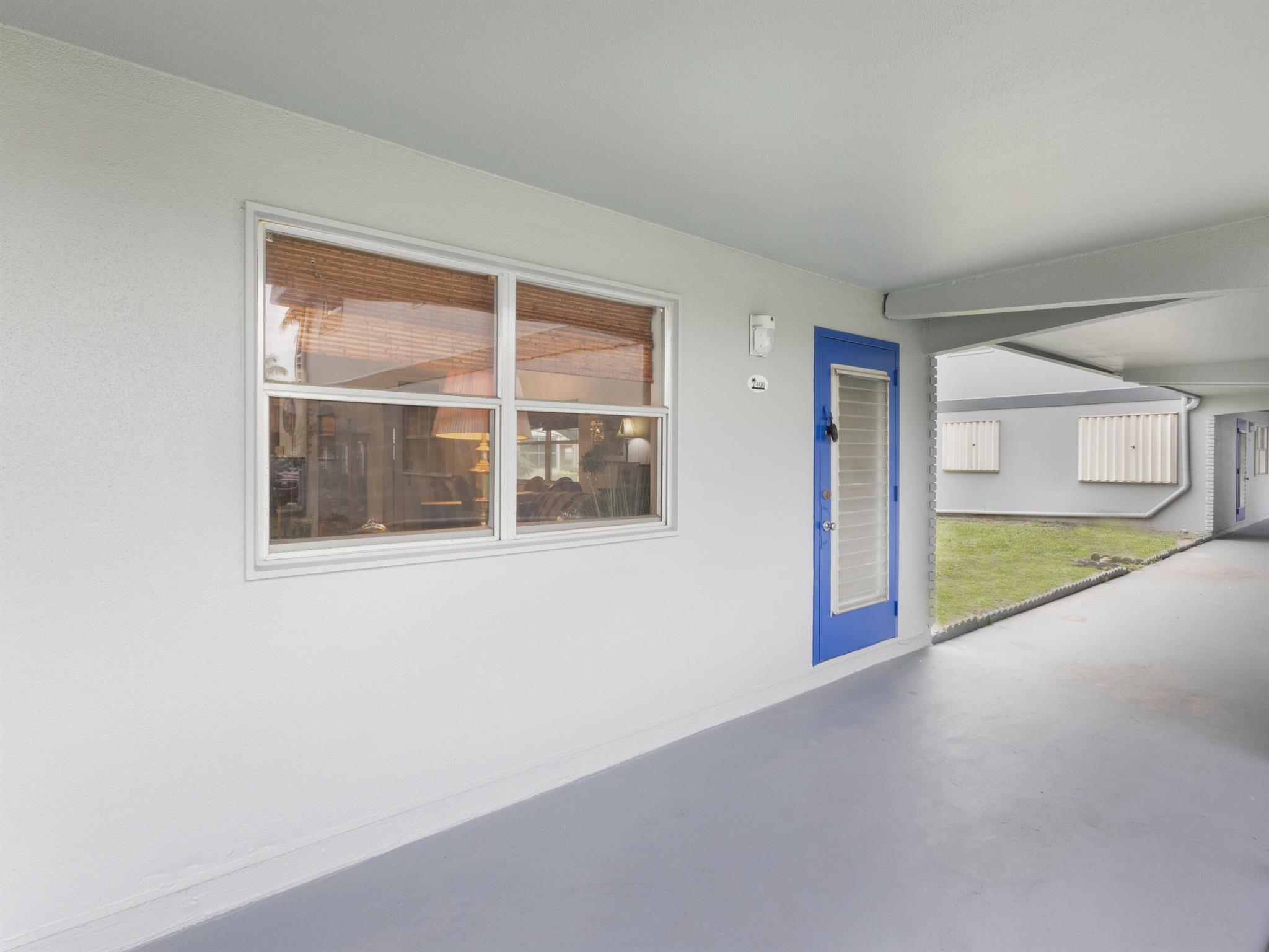 KINGS POINT SAXONY CONDOS - Residential
