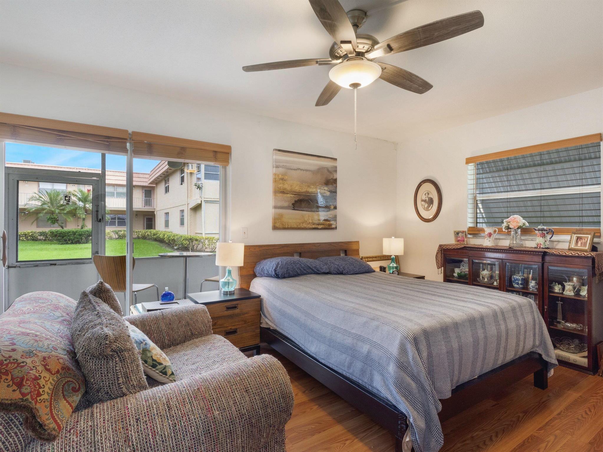 KINGS POINT SAXONY CONDOS - Residential