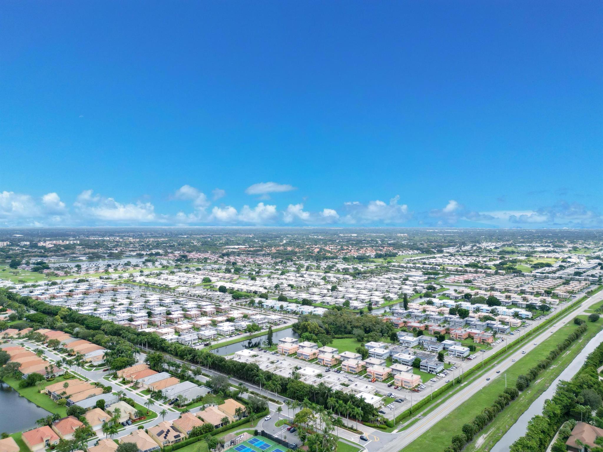 KINGS POINT SAXONY CONDOS - Residential