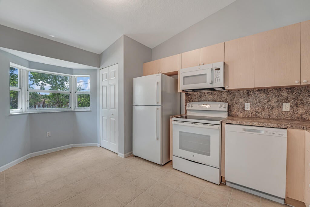 Properties 3810 N JOG Road 204