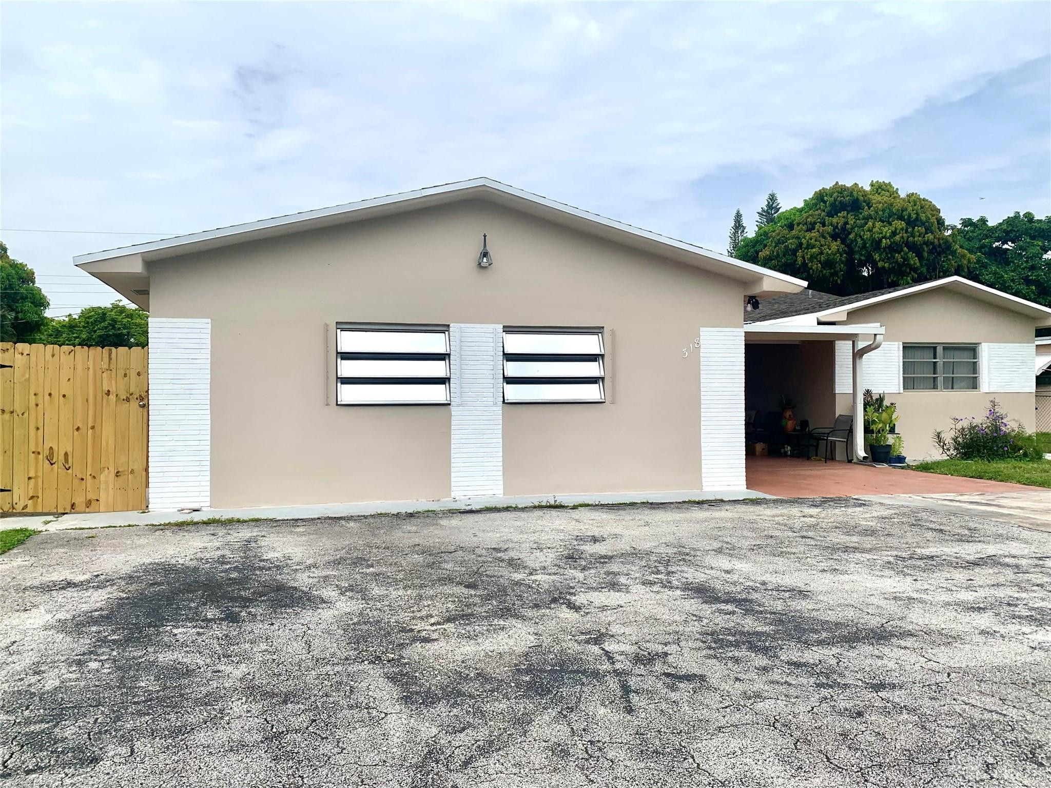 South Broward Ranches 30 - Residential Lease