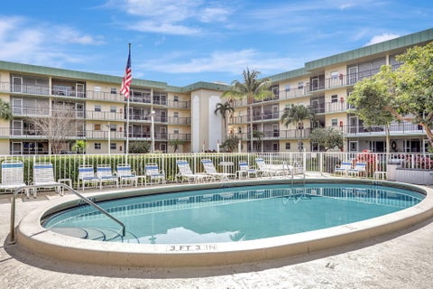 Photo of 806 SE 7th Street #403, Deerfield Beach, FL 33441 (MLS # R11147894)