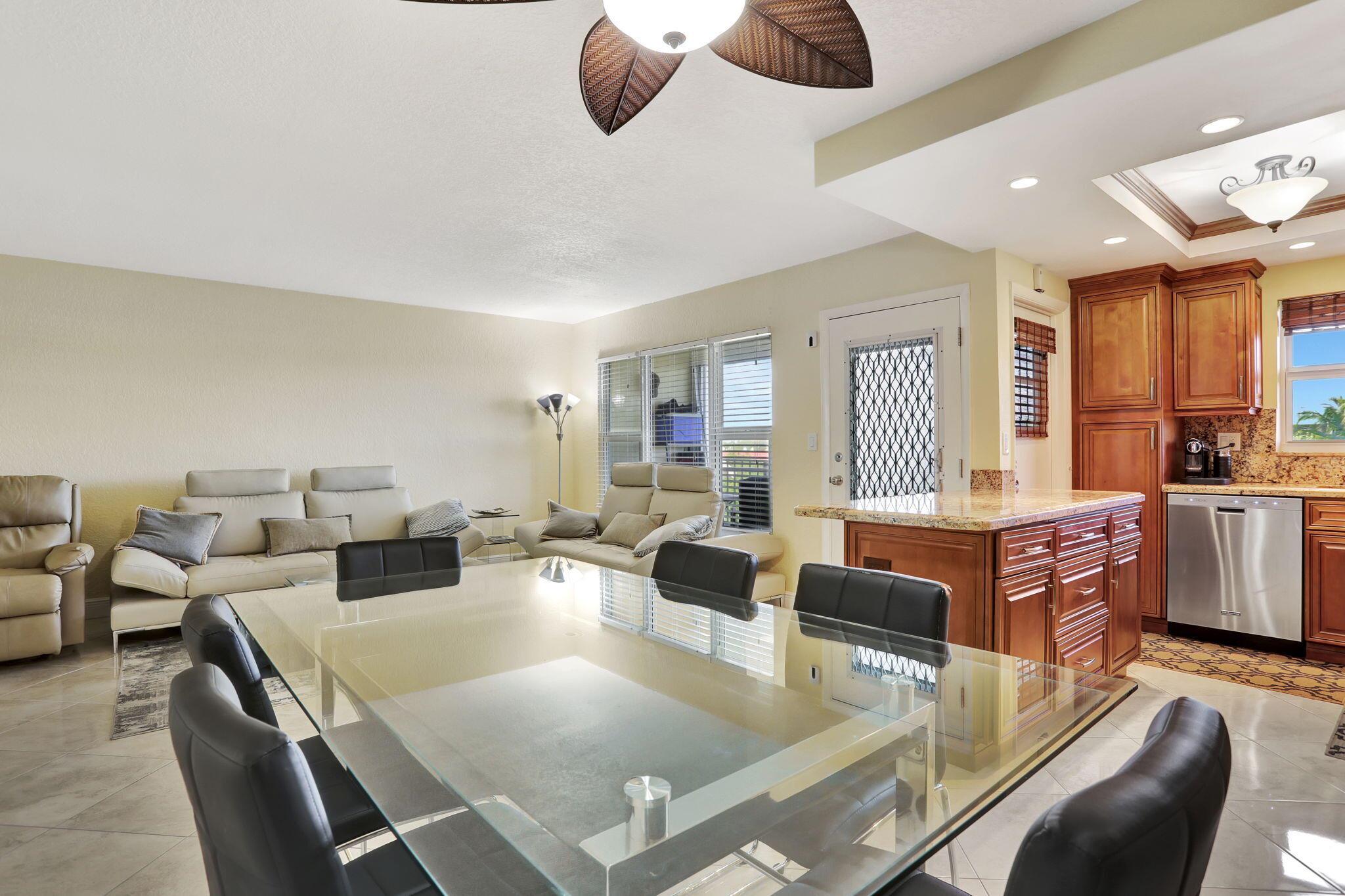 HAMPTON GARDENS 2 CONDO - Residential