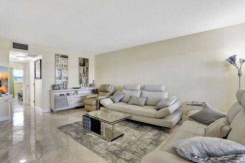 Tiny photo for 806 SE 7th Street #403, Deerfield Beach, FL 33441 (MLS # R11147894)