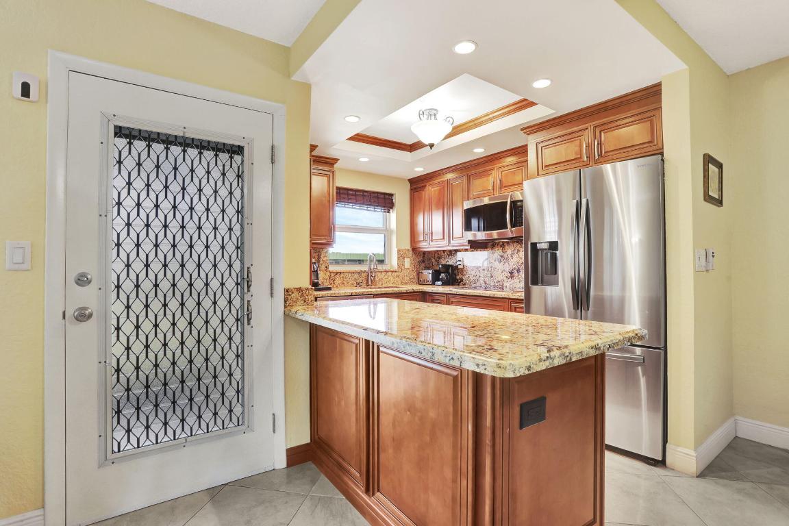 806 SE 7th Street 403