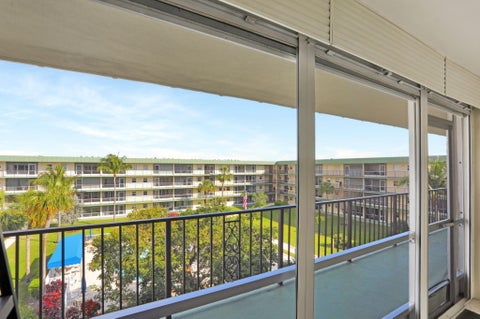 Tiny photo for 806 SE 7th Street #403, Deerfield Beach, FL 33441 (MLS # R11147894)