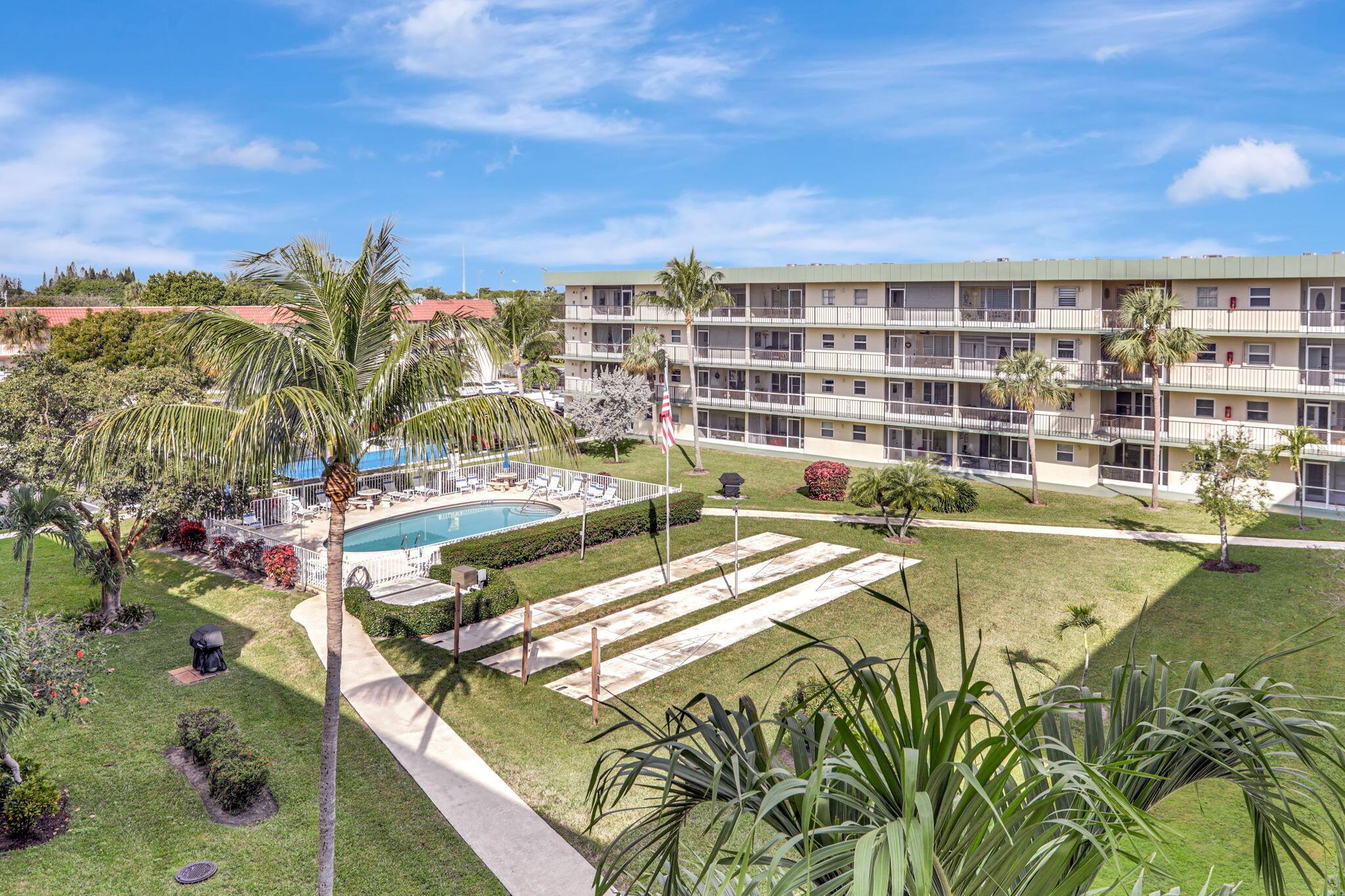 HAMPTON GARDENS 2 CONDO - Residential