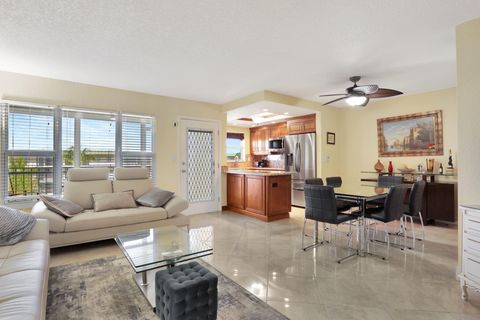 Tiny photo for 806 SE 7th Street #403, Deerfield Beach, FL 33441 (MLS # R11147894)