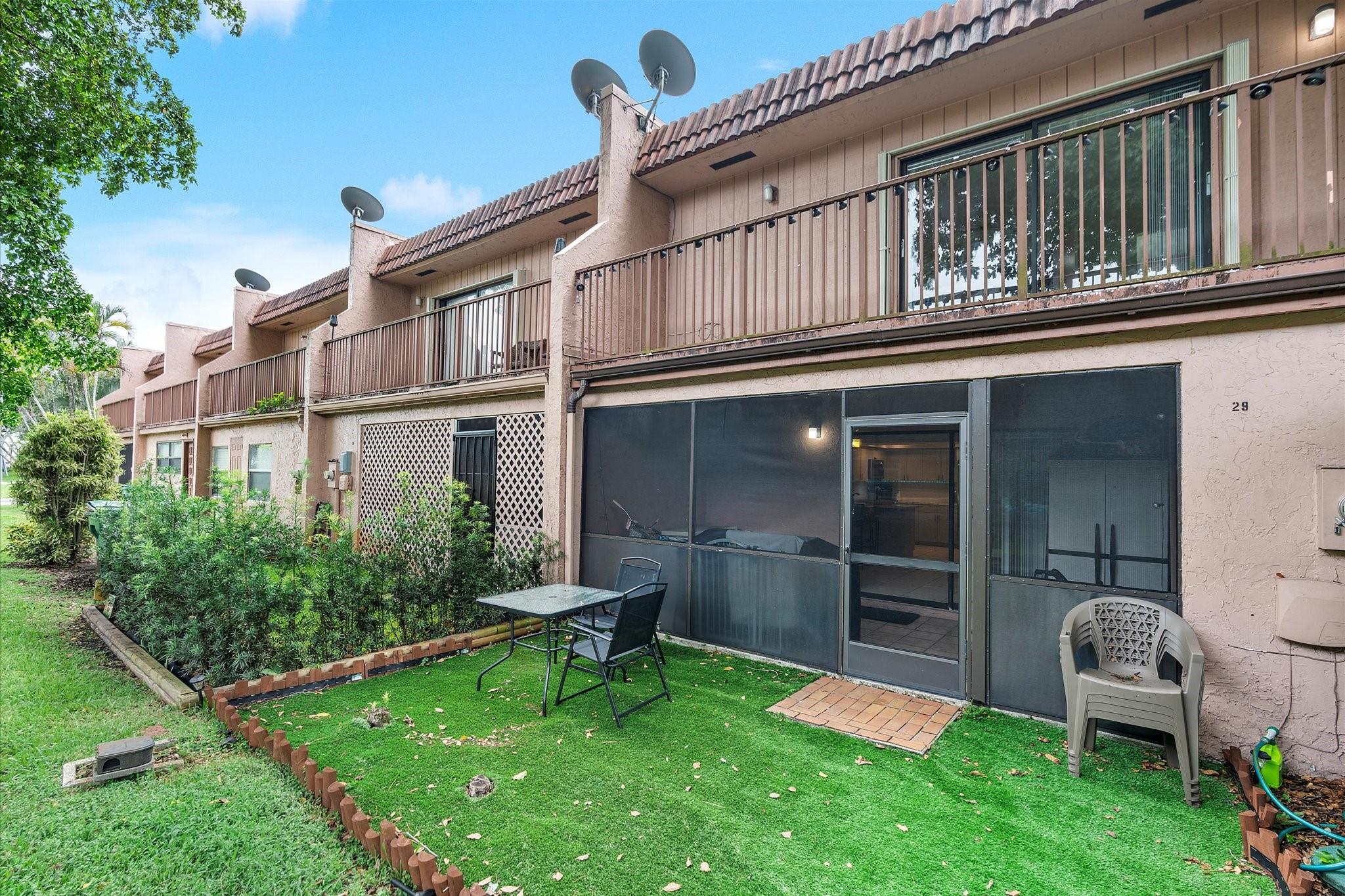 VALENCIA VILLAGE CONDO PH - Residential
