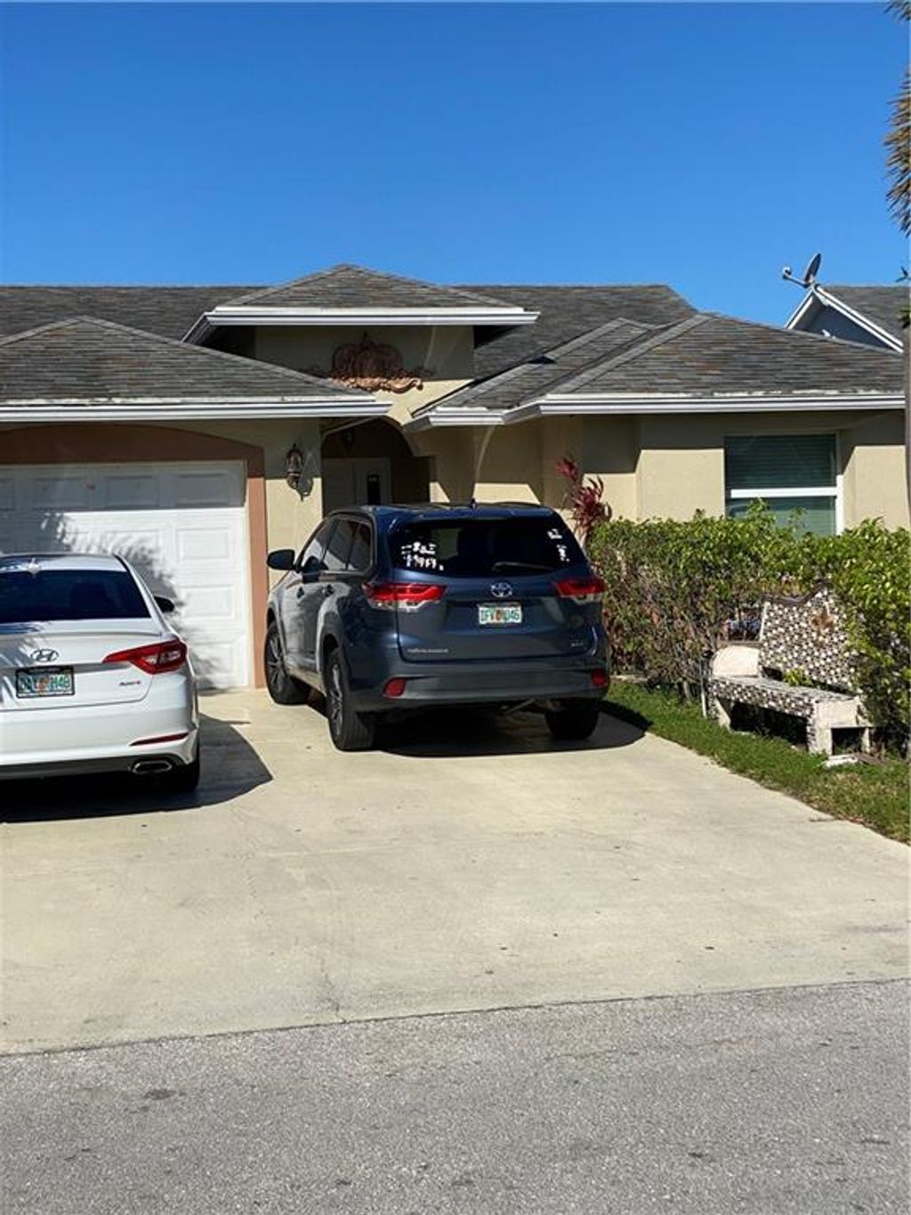 Photo of 101 Venessa St, Palm Springs, FL 33461 (MLS # F10319553)