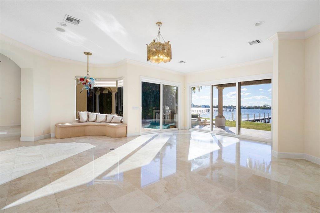 LAKE SHORES LANTANA - Residential