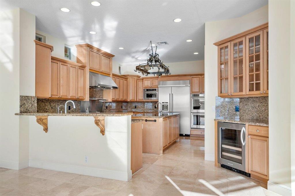 LAKE SHORES LANTANA - Residential