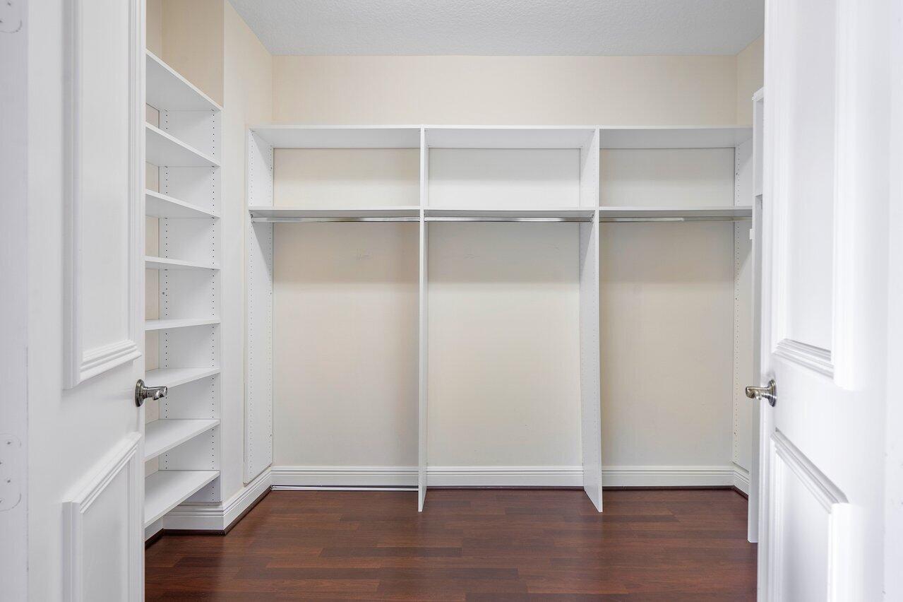 LAKE SHORES LANTANA - Residential