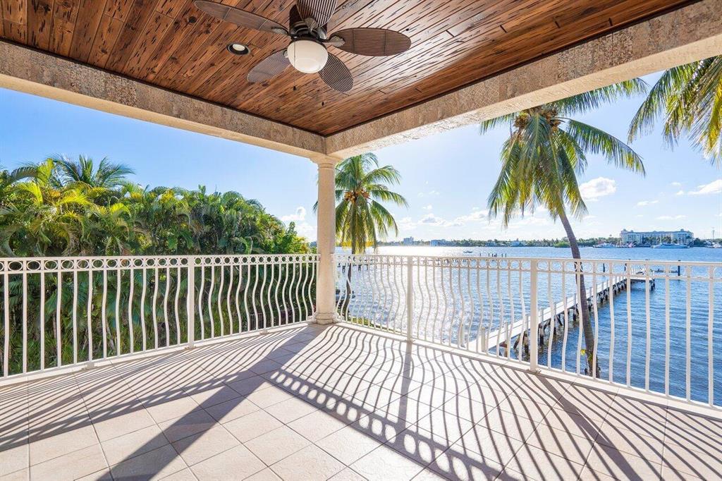 LAKE SHORES LANTANA - Residential