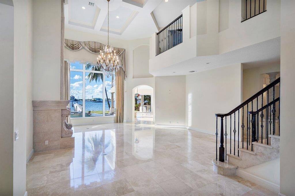 LAKE SHORES LANTANA - Residential