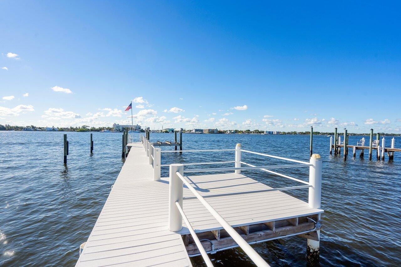 LAKE SHORES LANTANA - Residential