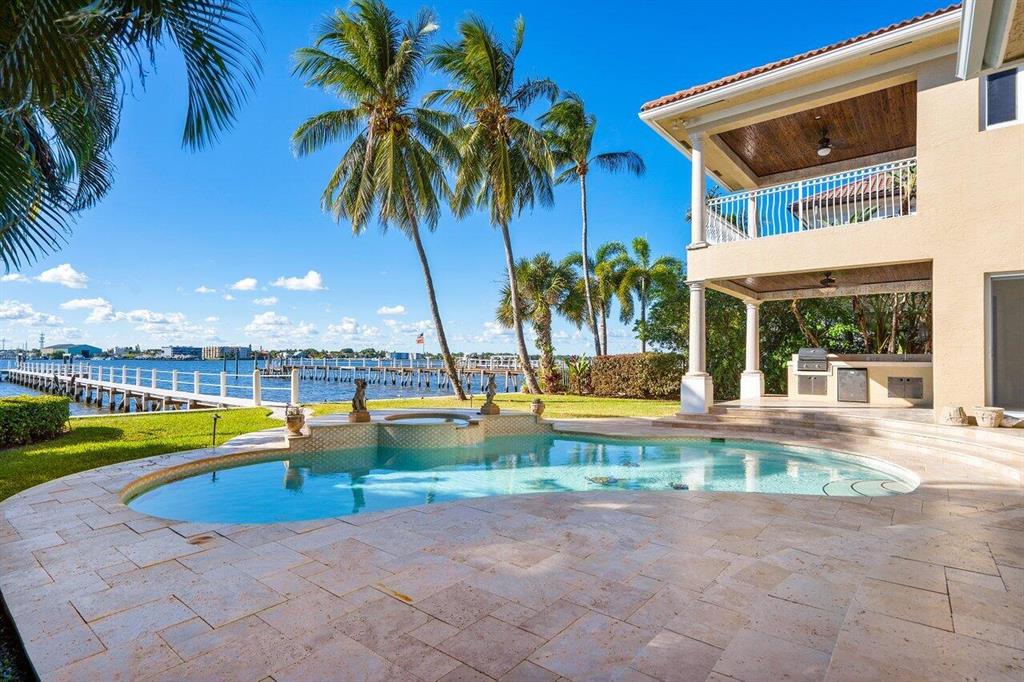 LAKE SHORES LANTANA - Residential