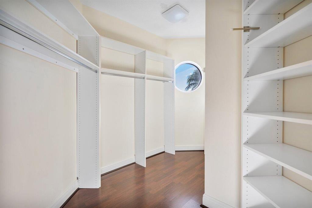 LAKE SHORES LANTANA - Residential