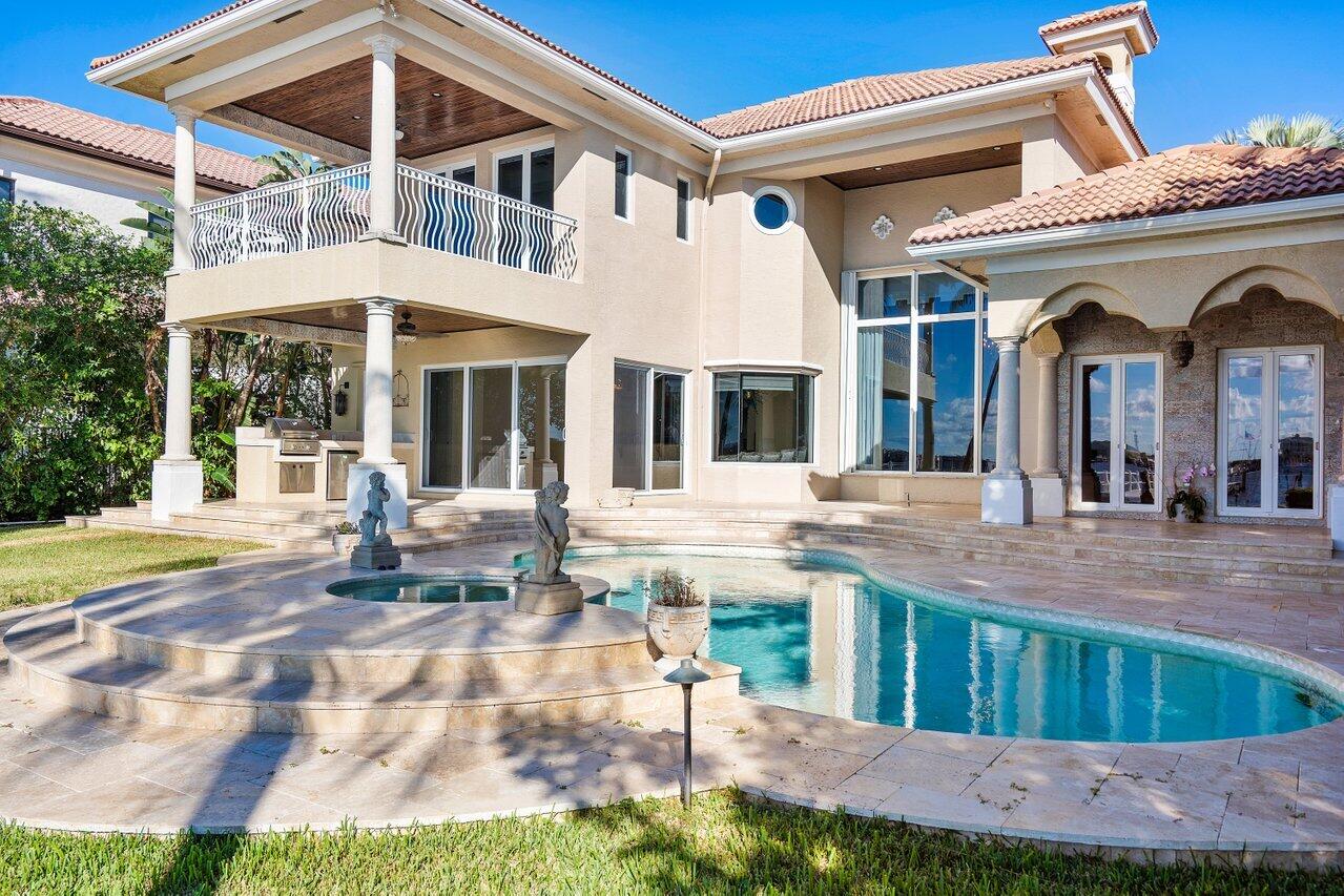 LAKE SHORES LANTANA - Residential