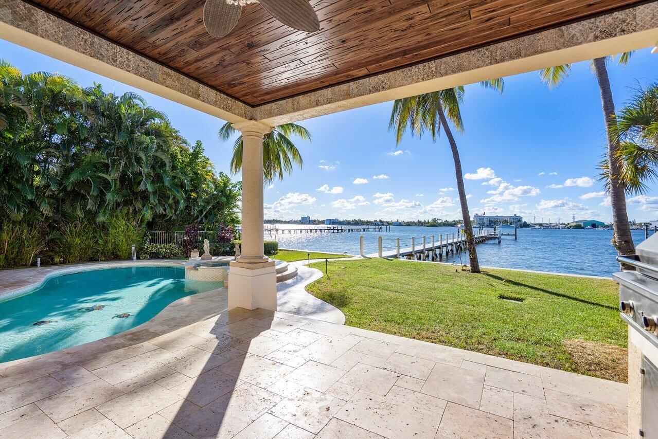 LAKE SHORES LANTANA - Residential