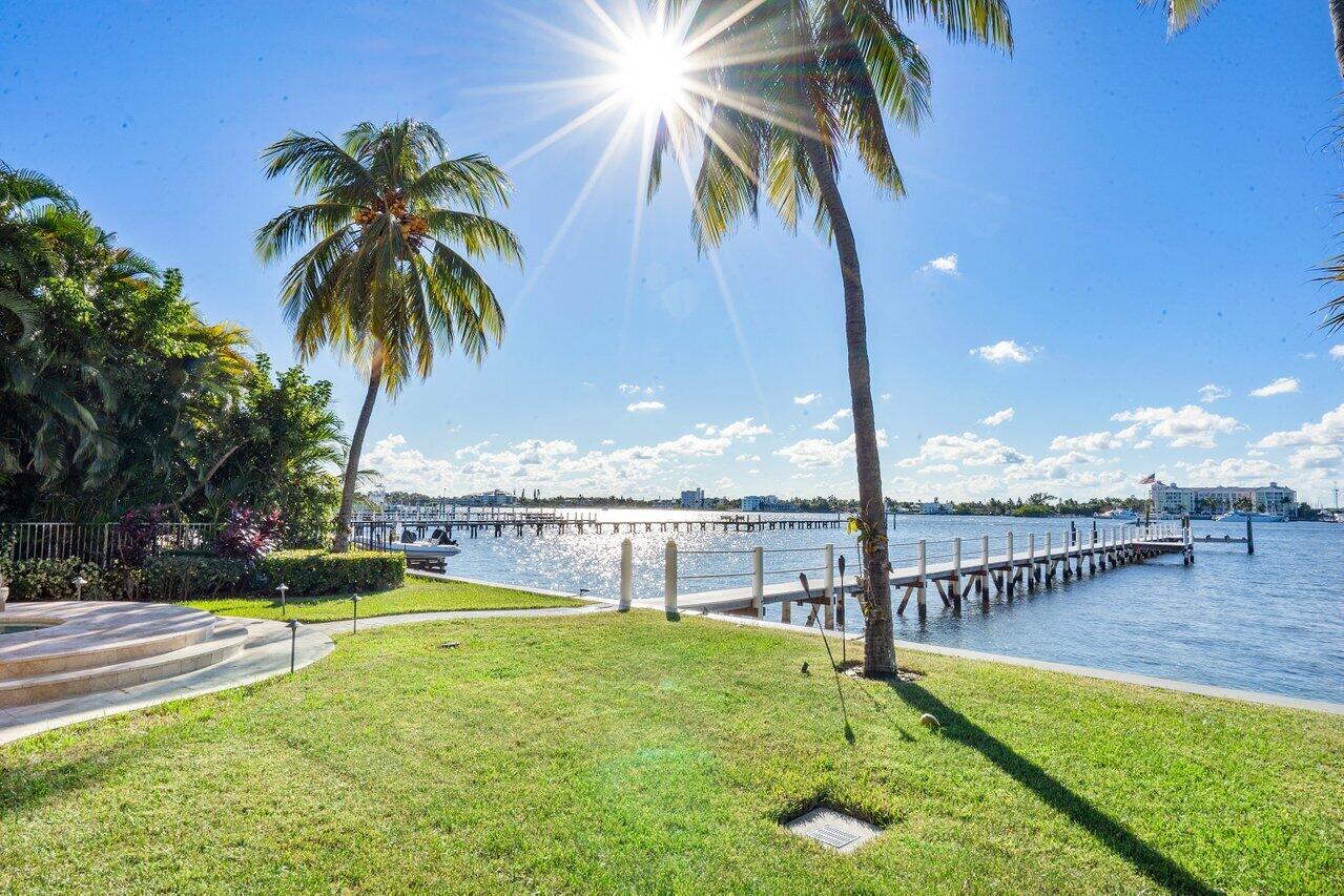 LAKE SHORES LANTANA - Residential