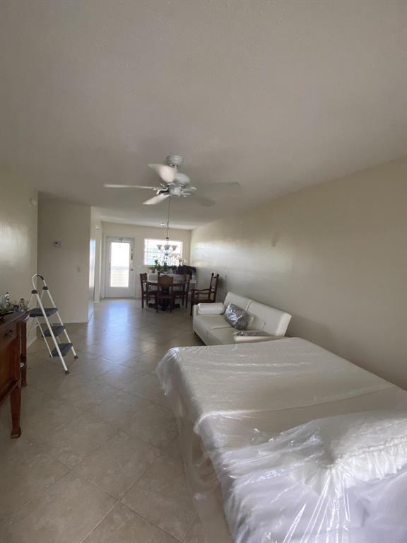 VILLAGE ROYALE CONDO 7 - Residential