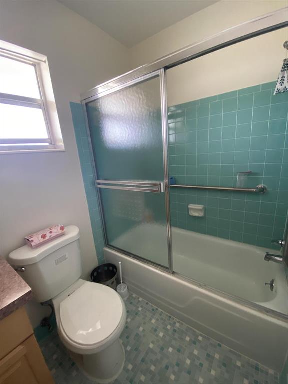 VILLAGE ROYALE CONDO 7 - Residential