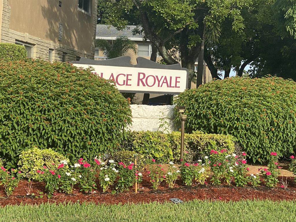 VILLAGE ROYALE CONDO 7 - Residential