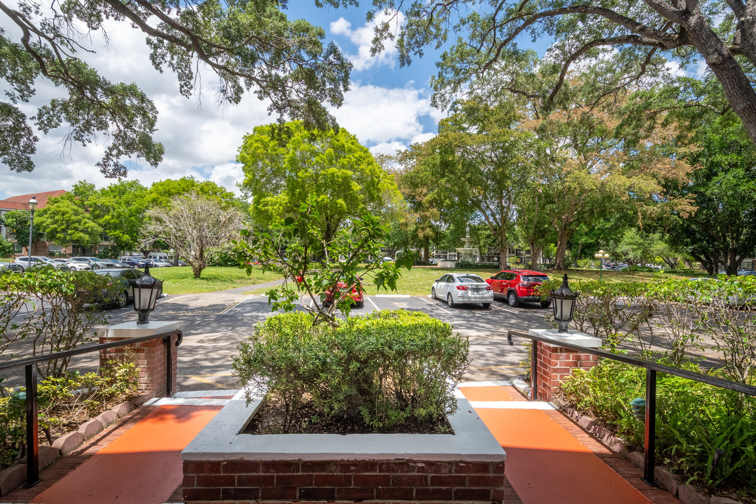 INTERNATIONAL VILLAGE - Residential