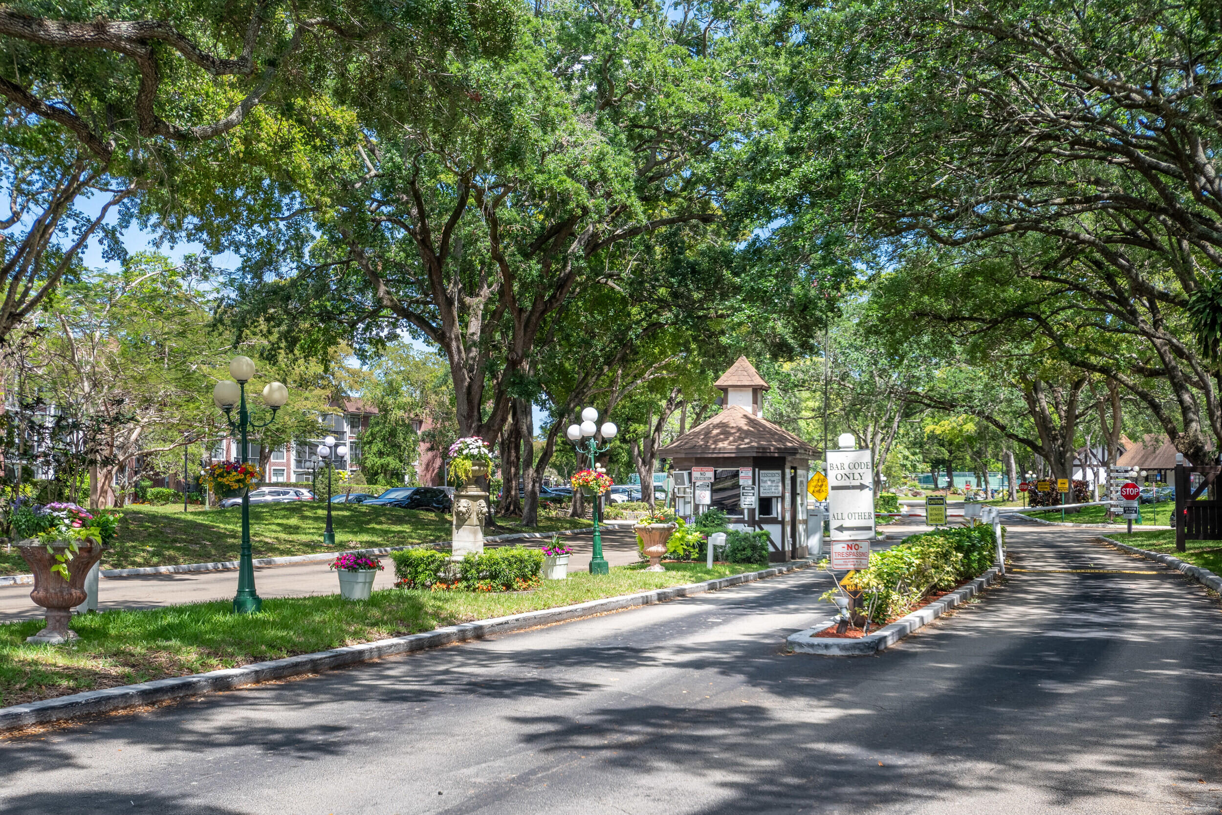 INTERNATIONAL VILLAGE - Residential
