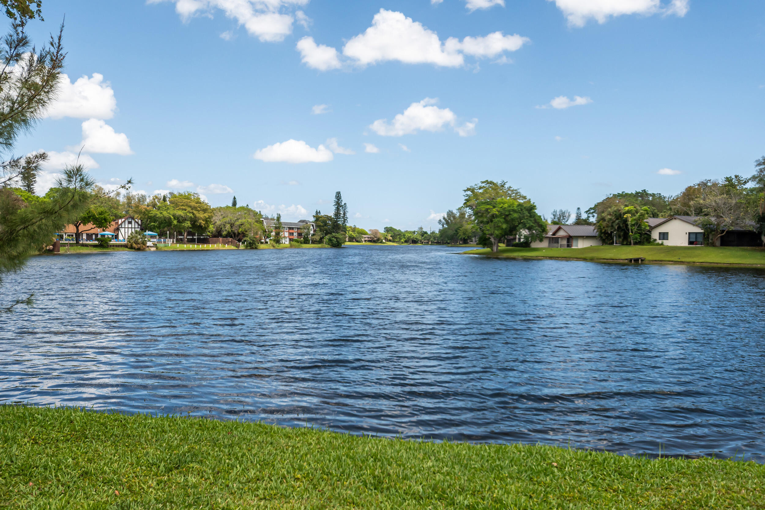 INTERNATIONAL VILLAGE - Residential