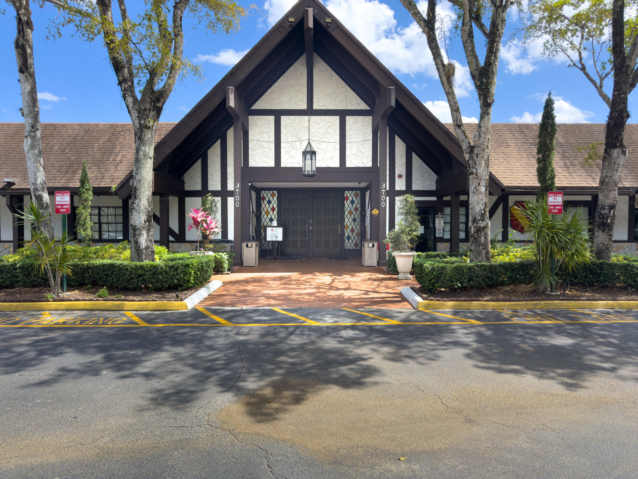 INTERNATIONAL VILLAGE - Residential
