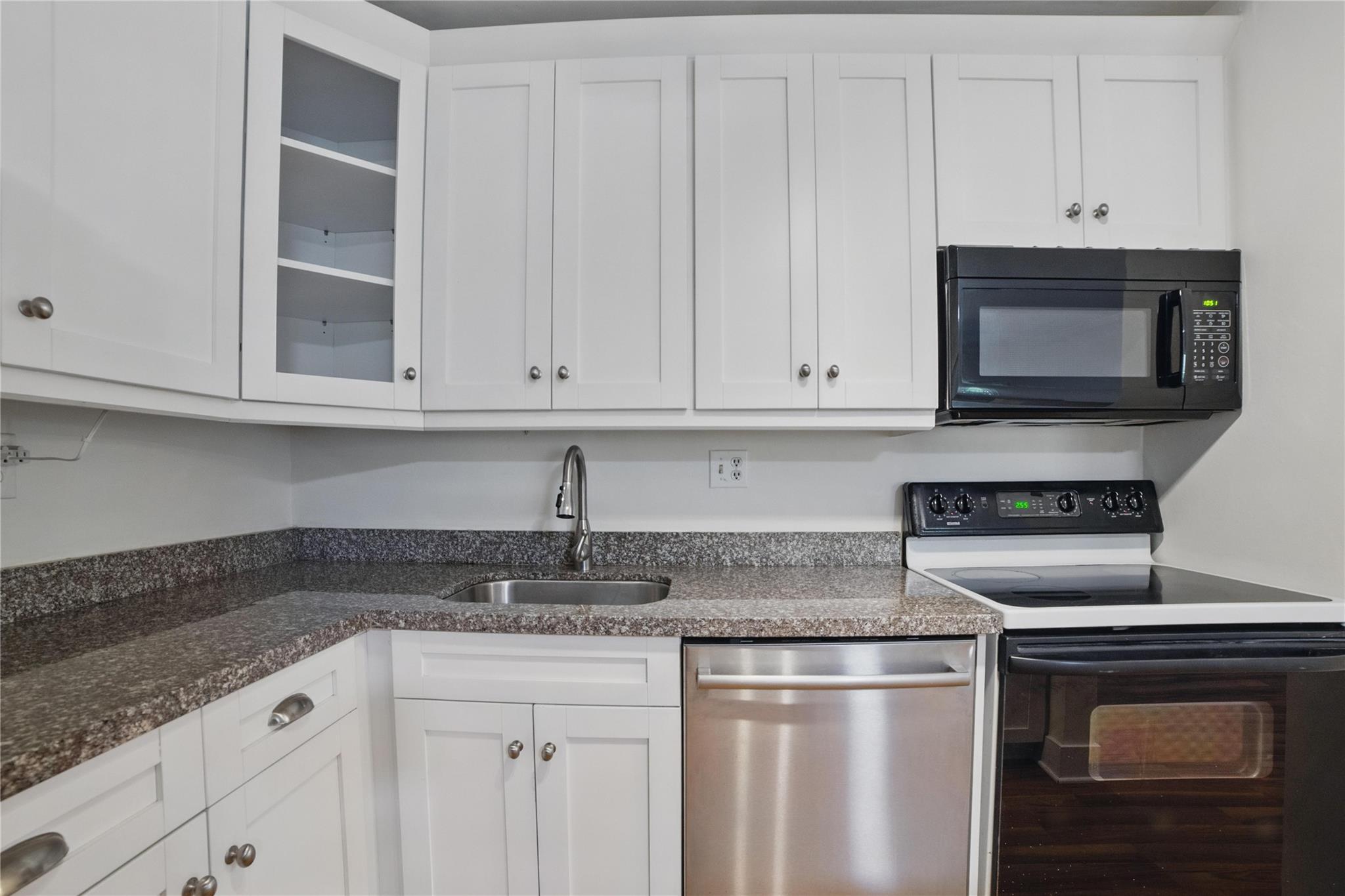 7114 Ashmont Cir 104