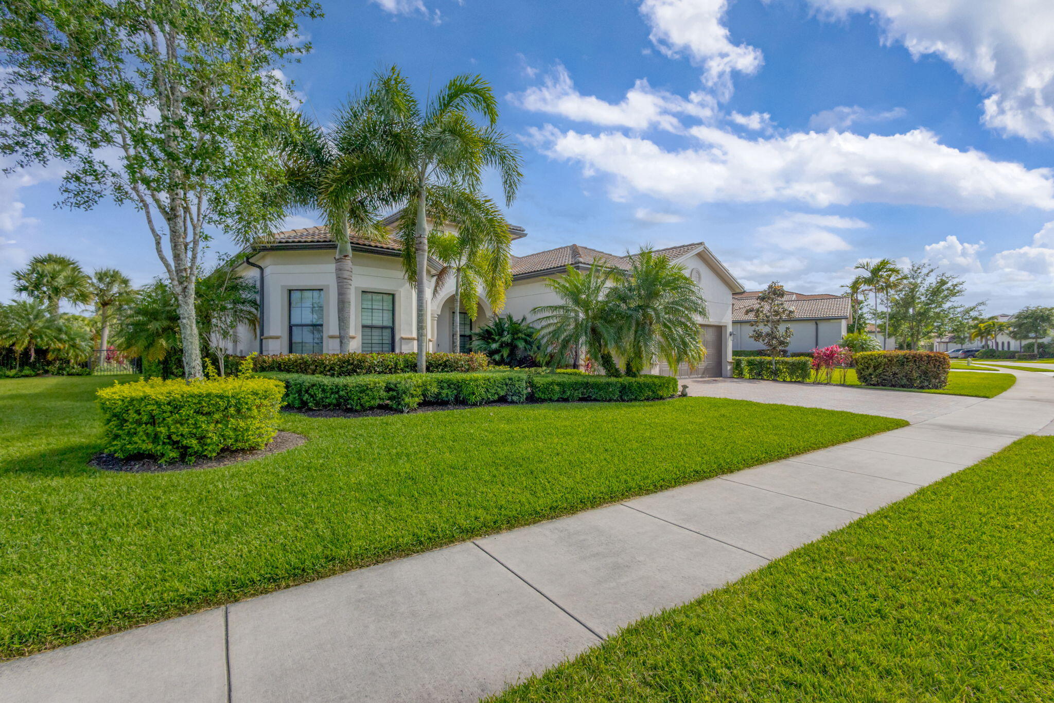 532 Sonoma Isles Circle