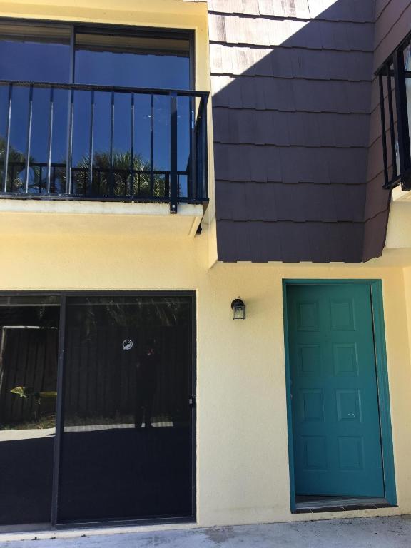 SANDALWOOD ESTATES - Residential Lease