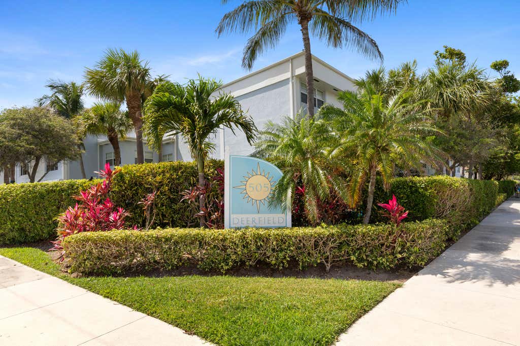 Photo of 505 NE 20TH Avenue #112, Deerfield Beach, FL 33441 (MLS # B26059546)