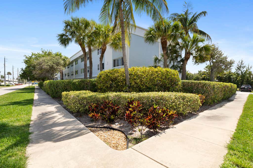 Photo of 505 NE 20TH Avenue #112, Deerfield Beach, FL 33441 (MLS # B26059546)