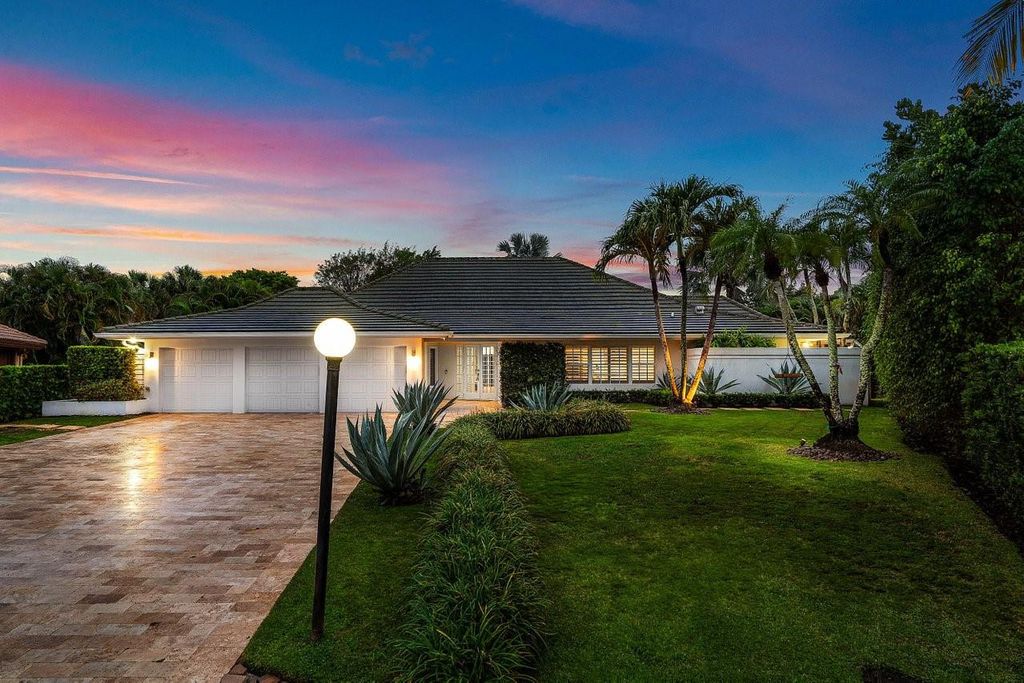 Photo of 17844 Scarsdale Way, Boca Raton, FL 33496 (MLS # F10528126)