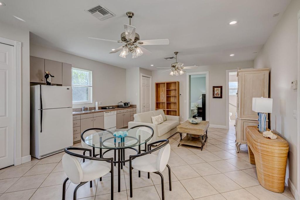 Photo of 7844 154th Court N, Palm Beach Gardens, FL 33418 (MLS # R10940955)